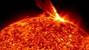 2-300x168 Son 7 yılın en büyük Güneş patlaması gerçekleşti.